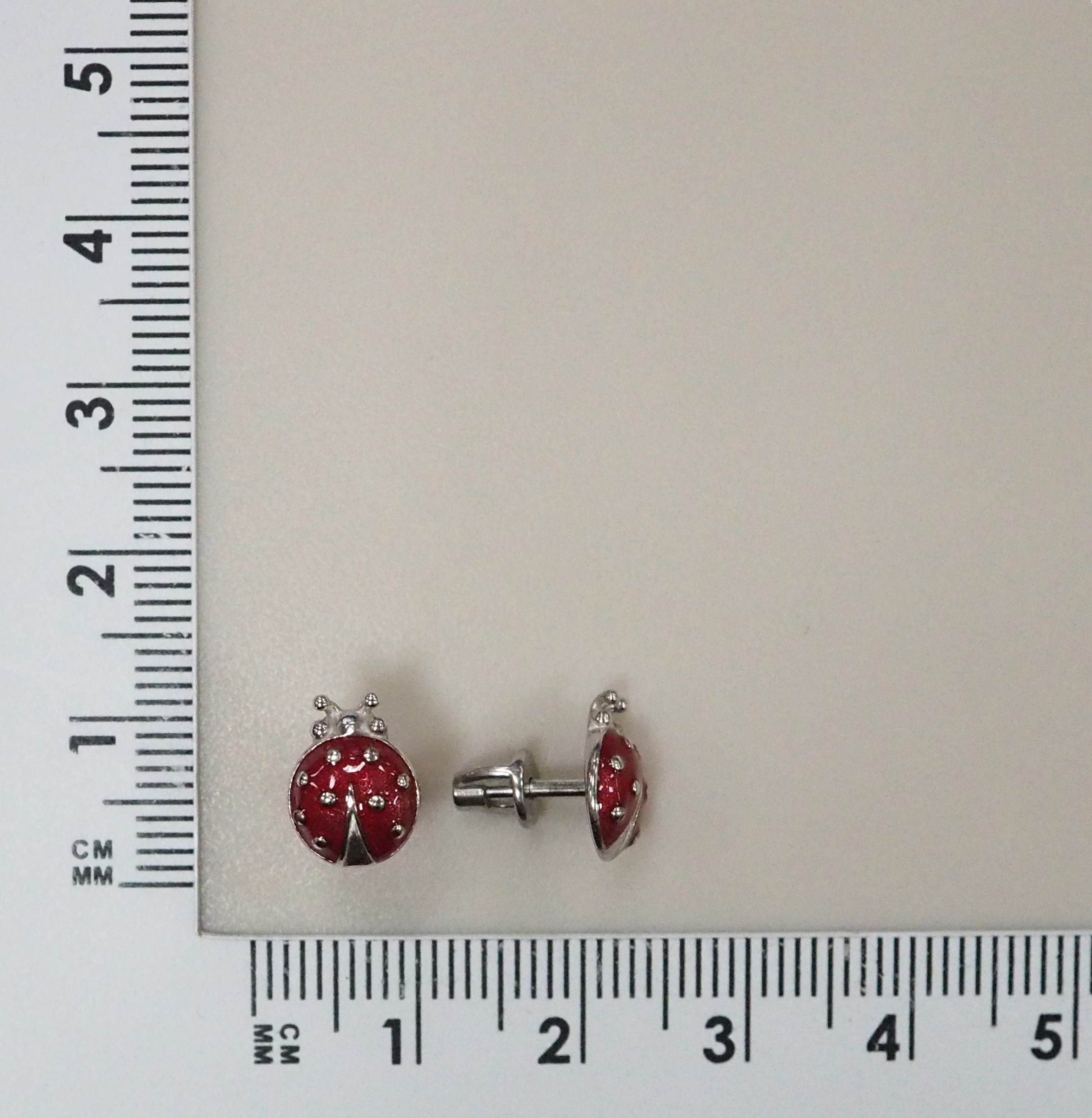 Серебряные серьги-пусеты 925 пробы; вставки Эмаль красн.;